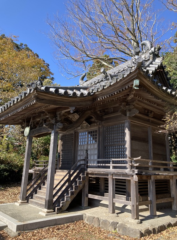 福浦島の弁天堂