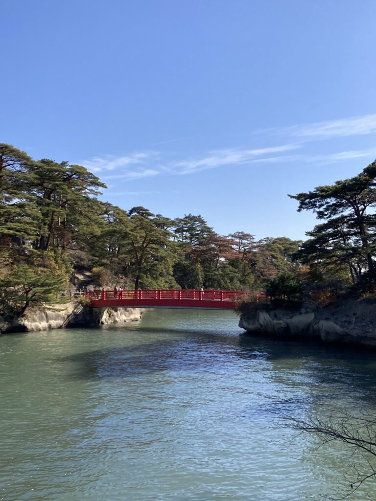 松島の雄島にかかる赤い橋